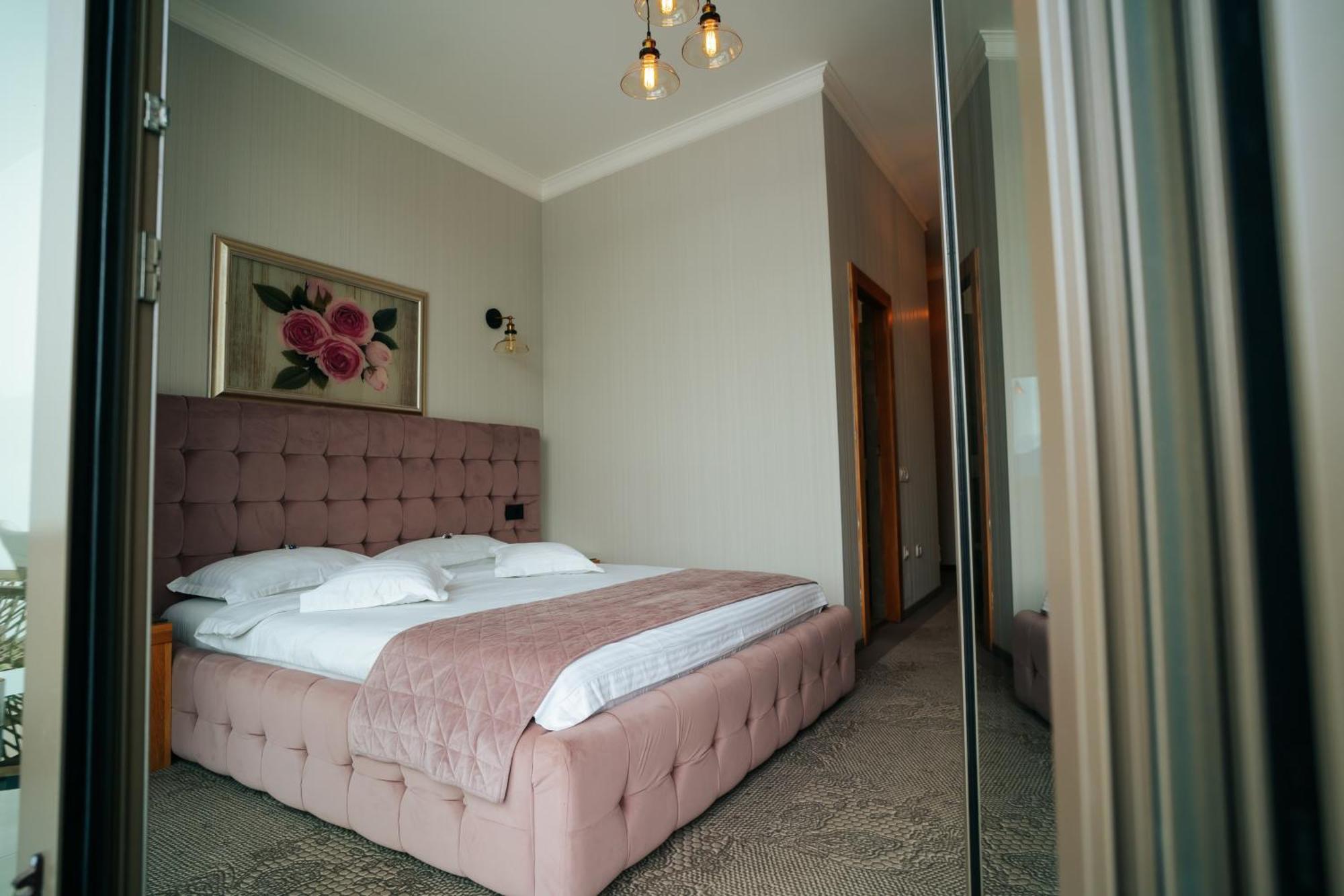 Hotel Roser House Boutique - Pe Malul Lacului Colibiţa Eksteriør bilde